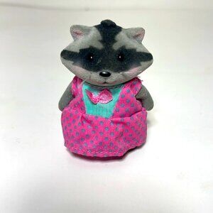 Li'l Woodzeez Diggadilly Raccoon mom